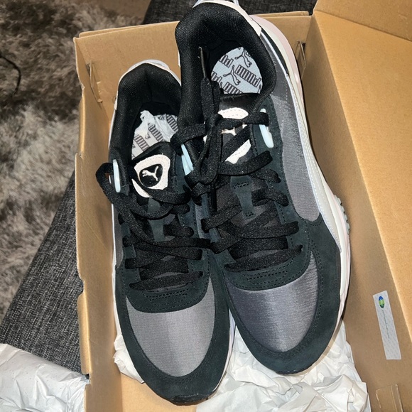 Mens Shoes - Picture 2 of 6